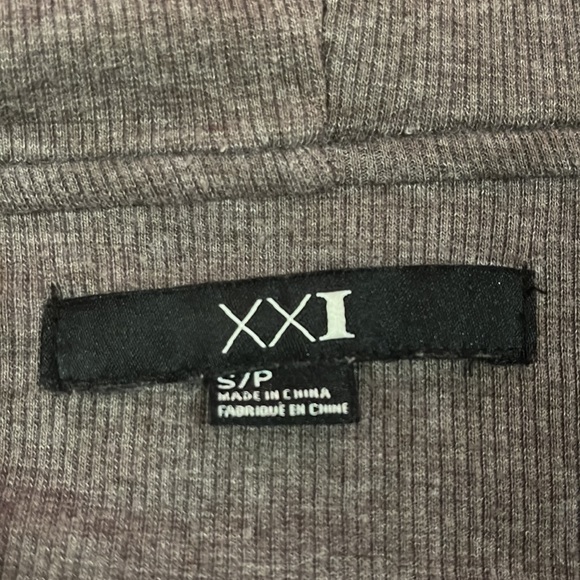 Hooded pullover - Picture 7 of 9